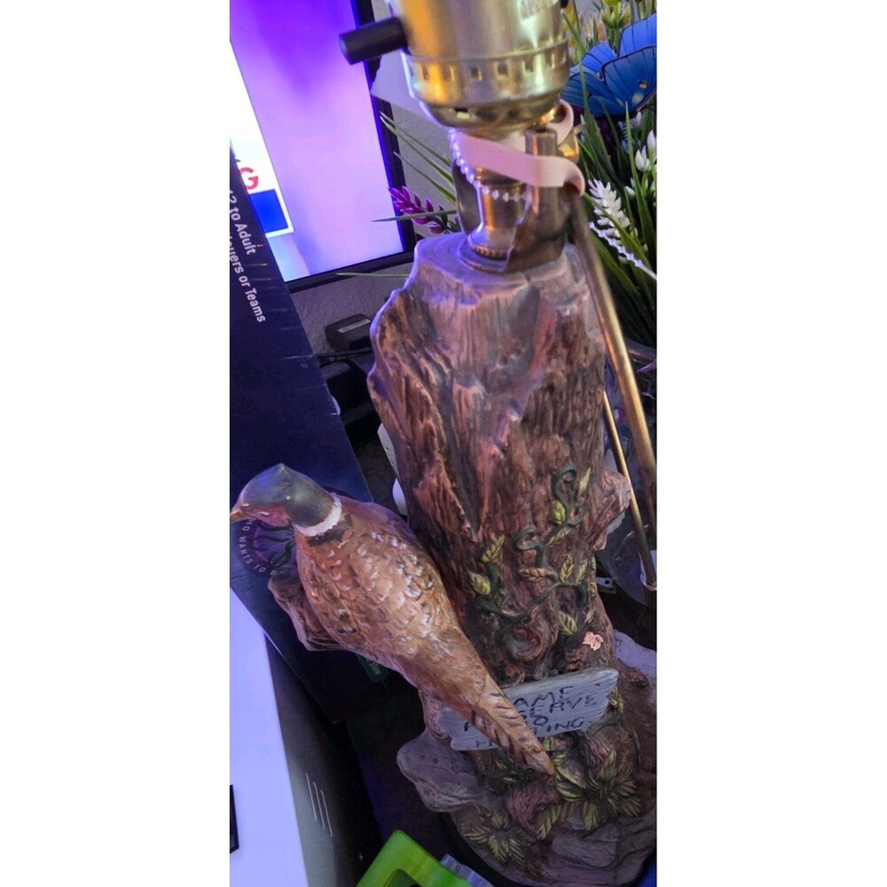 Vintage Holland Mold Game Preserve No Hunting Pheasant Lion Table Lamp Cabin